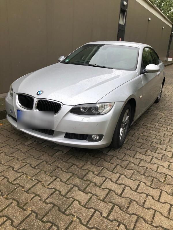 Silber Gebraucht 2009 BMW 320 Coupé | 5.700 € (Superpreis) - Bild 1/4