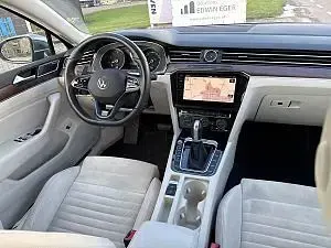 Używany VW Passat Highline 281 KM (206 kW) 2016 Niebieski Kombi