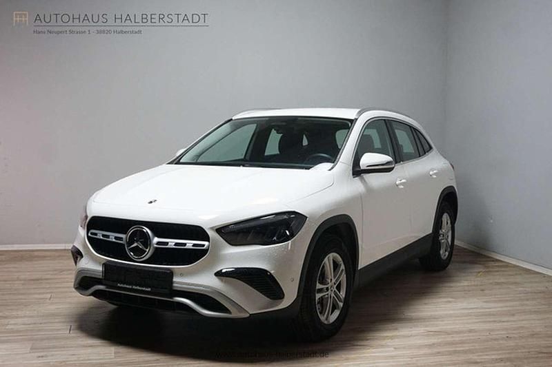 Gebraucht Mercedes GLA220 190 PS (139 kW) 2025 Polarweiss SUV