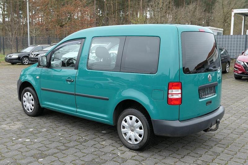 Second-hand VW Caddy Startline 75 CP (55 kW) 2013 Verde Monovolum