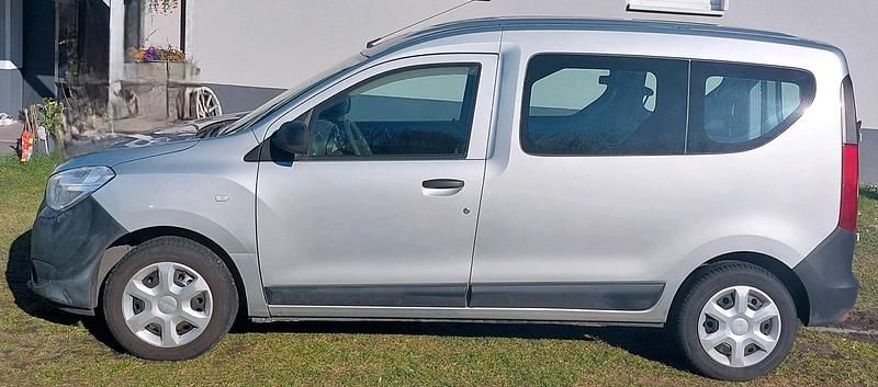 Gebraucht Dacia Dokker 102 PS (75 kW) 2017 Silber Van / Kleinbus