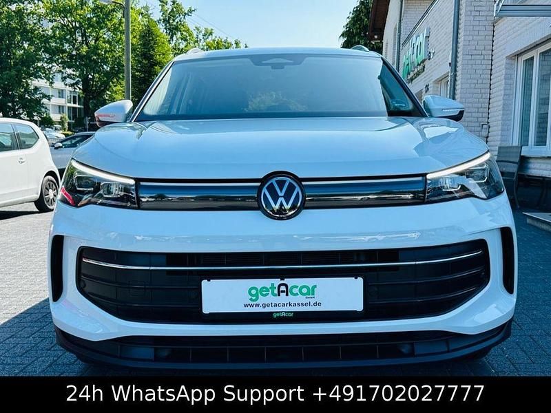 Weiß Gebraucht 2024 VW Tiguan Life SUV | 32.890 € (Superpreis) - Bild 1/3