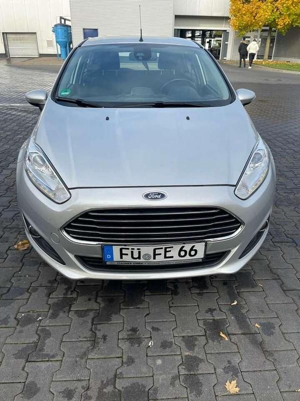 Grau Gebraucht 2014 Ford Fiesta Titanium Limousine | 3.500 € (Guter Preis) - Bild 1/4