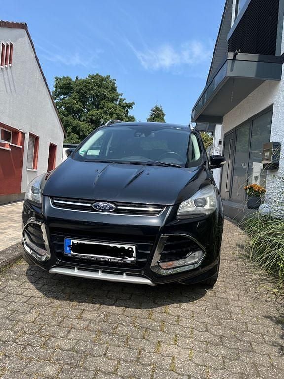 Schwarz Gebraucht 2015 Ford Kuga Trend SUV | 13.900 € (Teuer) - Bild 1/4