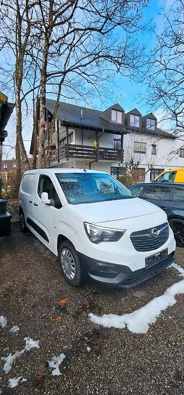Weiß Gebraucht 2019 Opel Combo Kombi | 7.300 € (Fairer Preis) - Bild 1/4