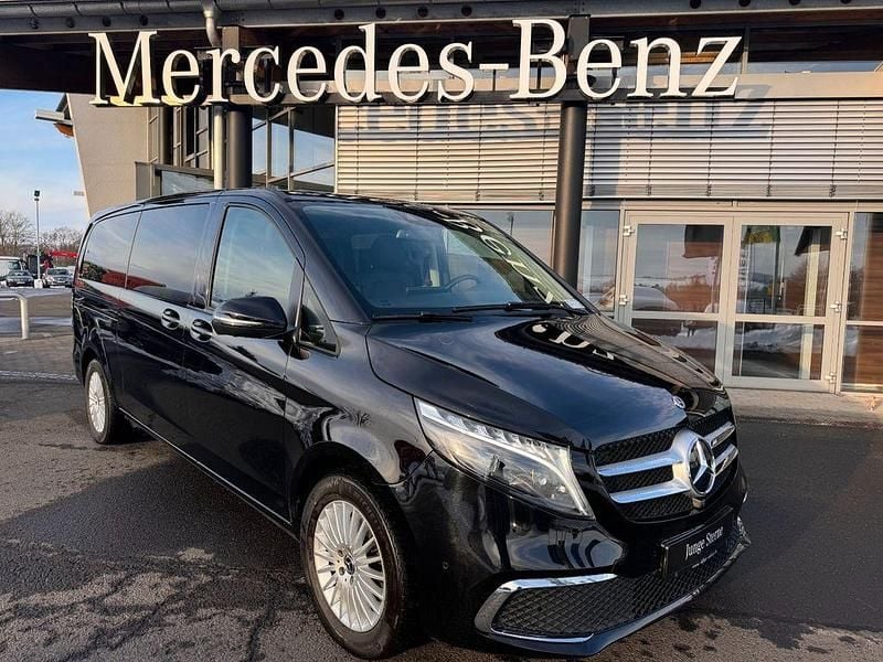 Gebraucht Mercedes V300 237 PS (174 kW) 2024 Schwarz Van / Kleinbus