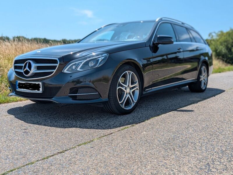 Schwarz Gebraucht 2014 Mercedes E220 Avantgarde Kombi | 17.499 € (Etwas zu teuer) - Bild 1/4