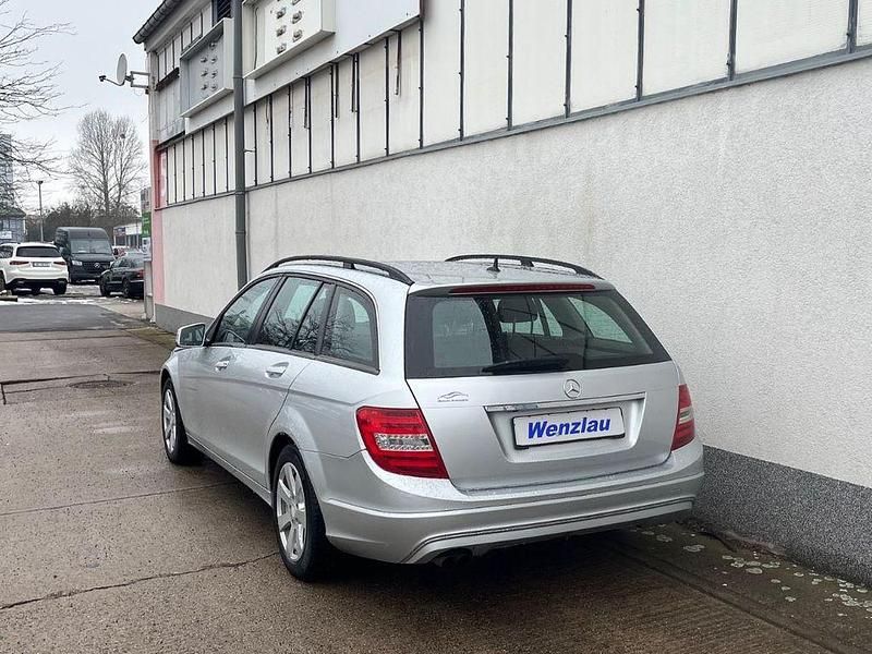 Gebraucht Mercedes C200 136 PS (100 kW) 2011 Silber Limousine