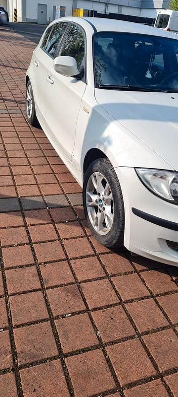 Gebraucht BMW 116 122 PS (89 kW) 2010 Grau Kleinwagen
