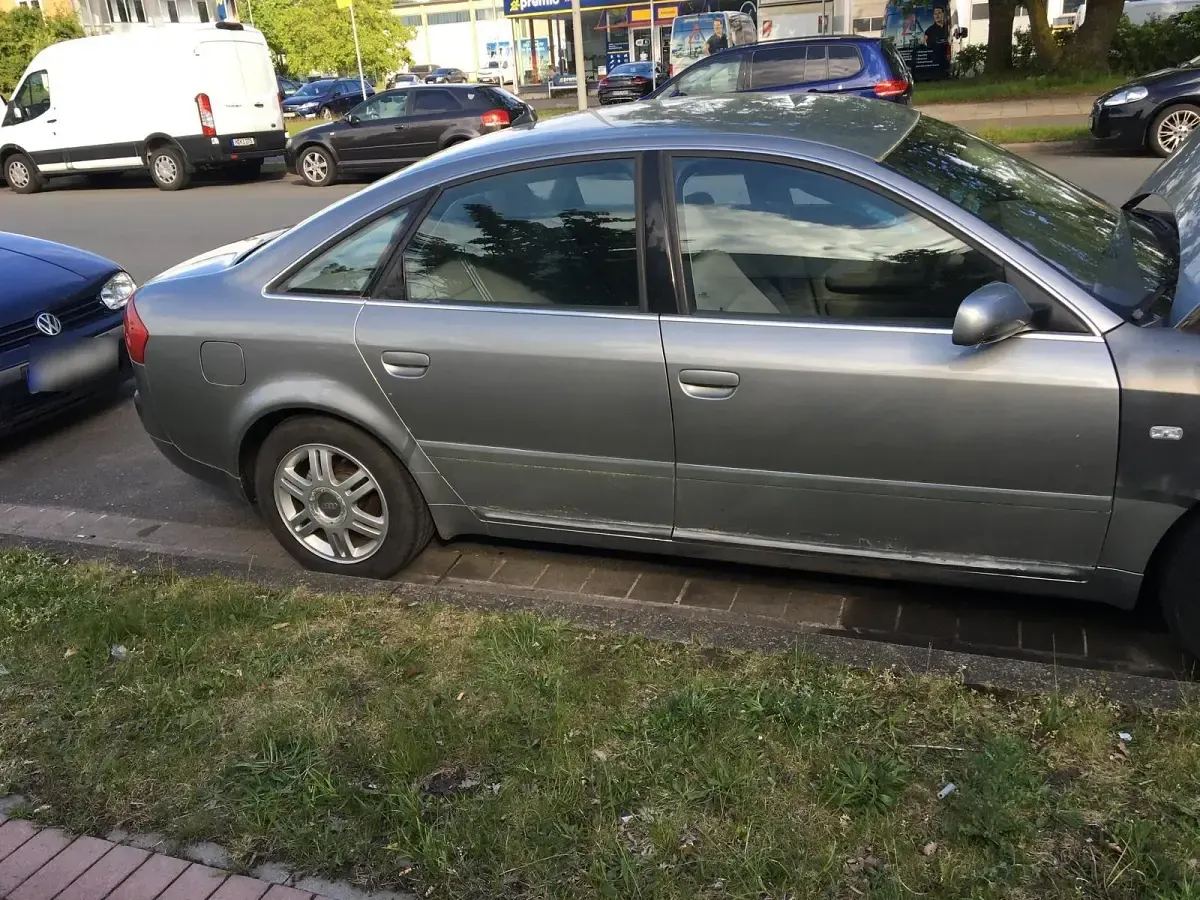 Usado Audi A6 170 HP (125 kW) 2003 Cinzento Sedan