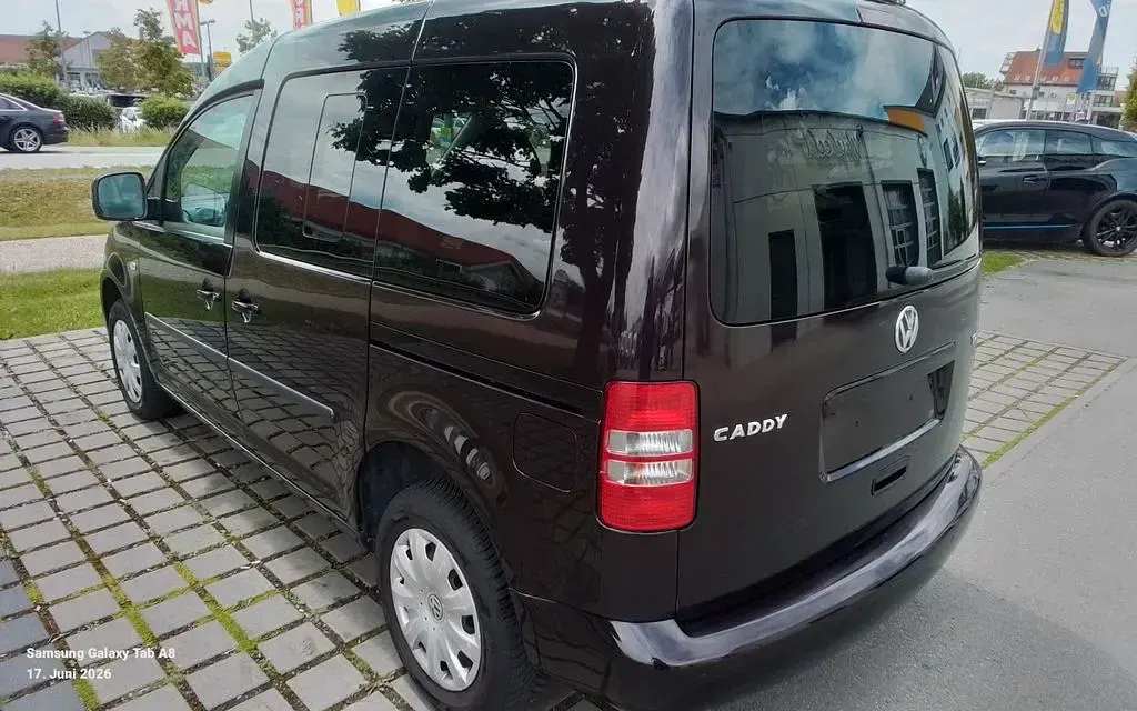 Gebraucht VW Caddy Trendline 102 PS (75 kW) 2013 Black berry metallic Van / Kleinbus