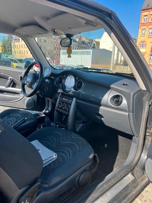 Second-hand Mini Cooper 90 CP (66 kW) 2004 Negru Hatchback