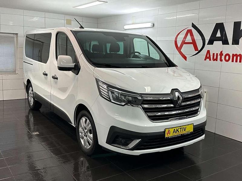 Gletscherweiss Gebraucht 2022 Renault Trafic Life Van | 32.485 € (Guter Preis) - Bild 1/4