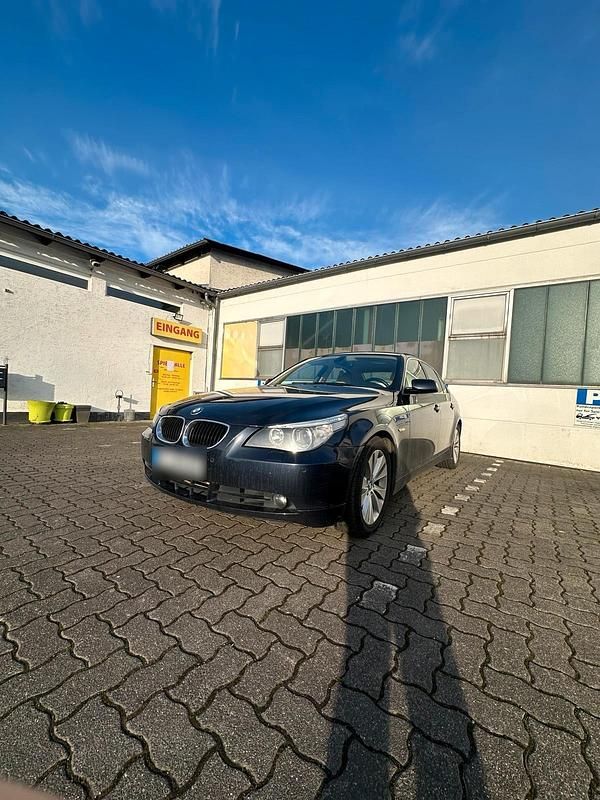 Second-hand BMW 525 219 CP (161 kW) 2005 Albastru Berlinǎ