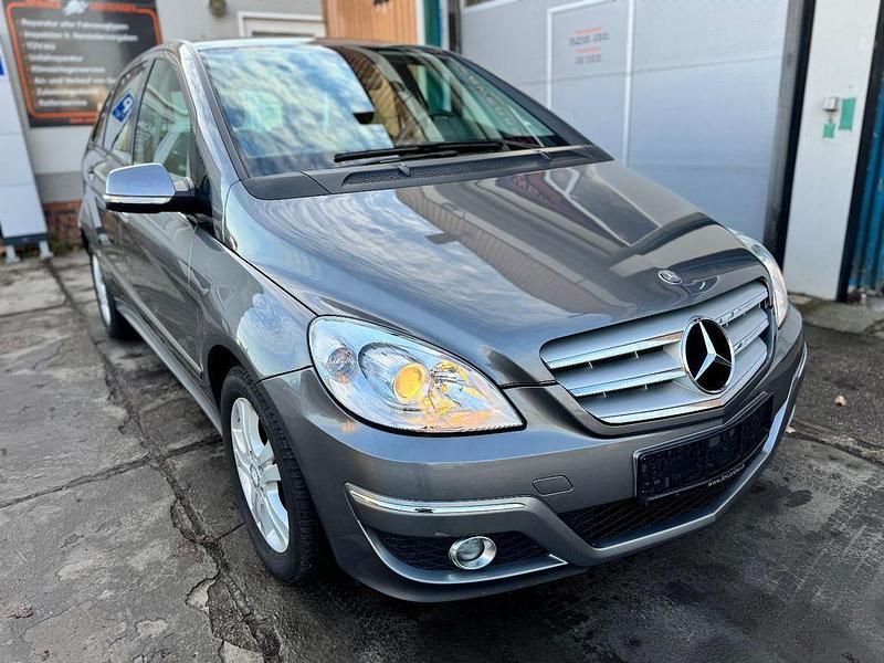 Grau Gebraucht 2008 Mercedes 200 Limousine | 4.999 € (Superpreis) - Bild 1/4