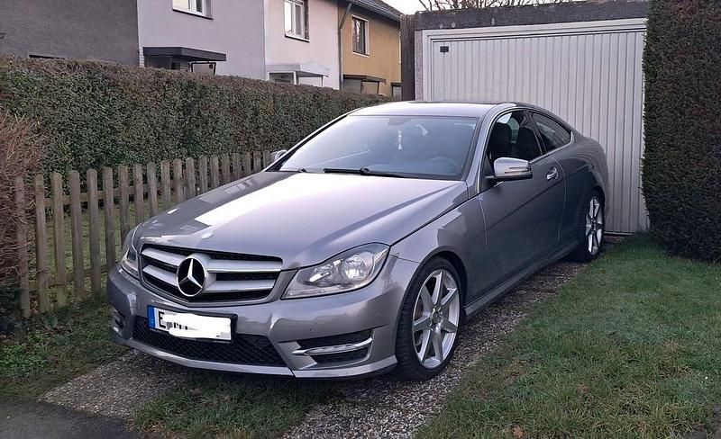 Grau Gebraucht 2012 Mercedes C180 Coupé | 10.200 € (Guter Preis) - Bild 1/4