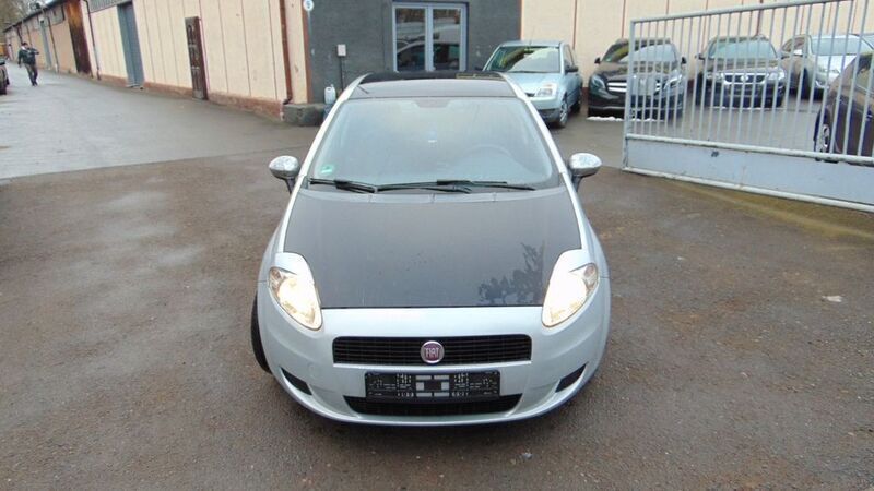 Grün Gebraucht 2010 Fiat Grande Punto Kleinwagen | 2.499 € (Fairer Preis) - Bild 1/4