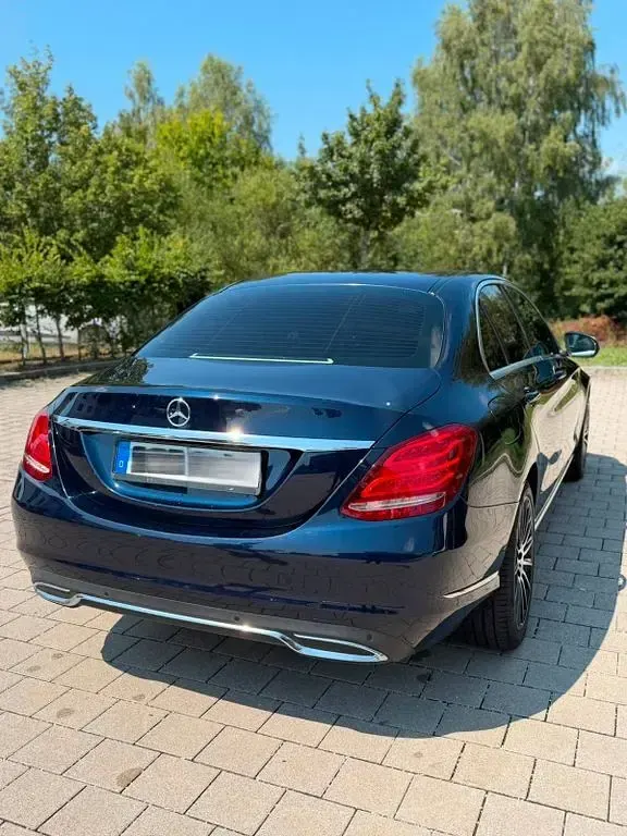 Gebraucht Mercedes C220 Avantgarde 170 PS (125 kW) 2014 Blau Limousine