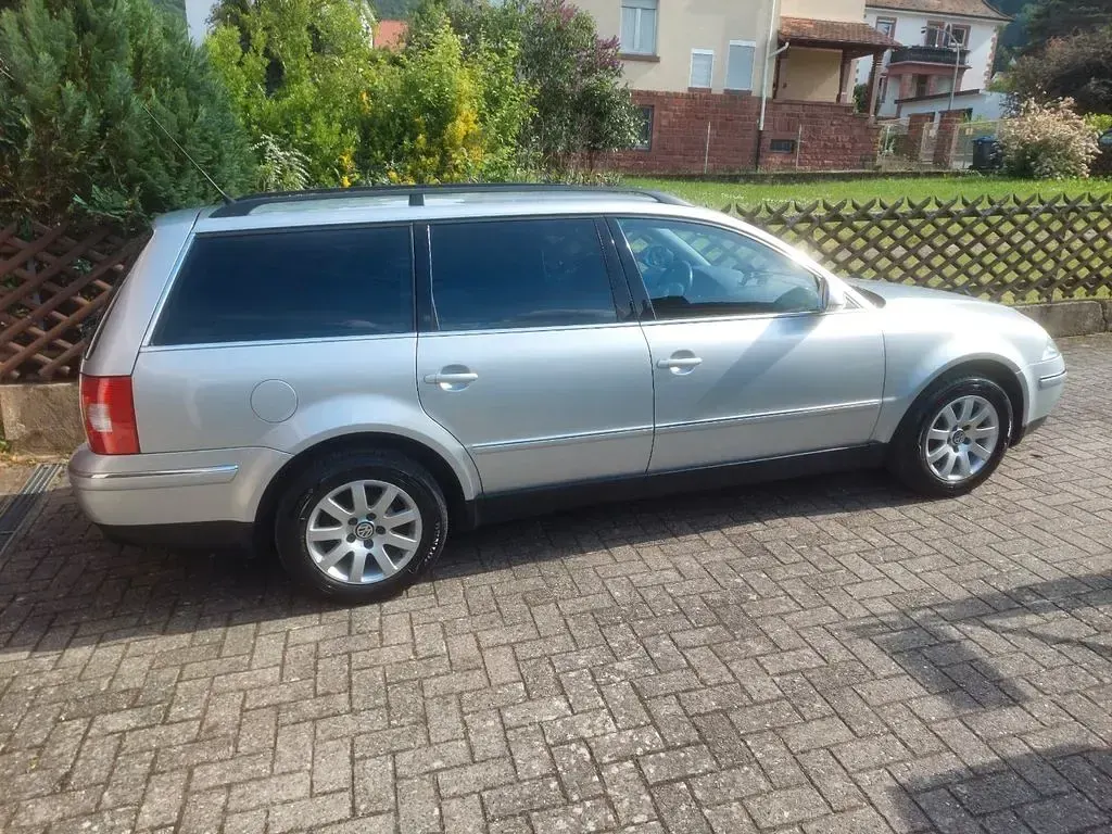 Usata VW Passat R 131 CV (96 kW) 2004 Argento Berlina