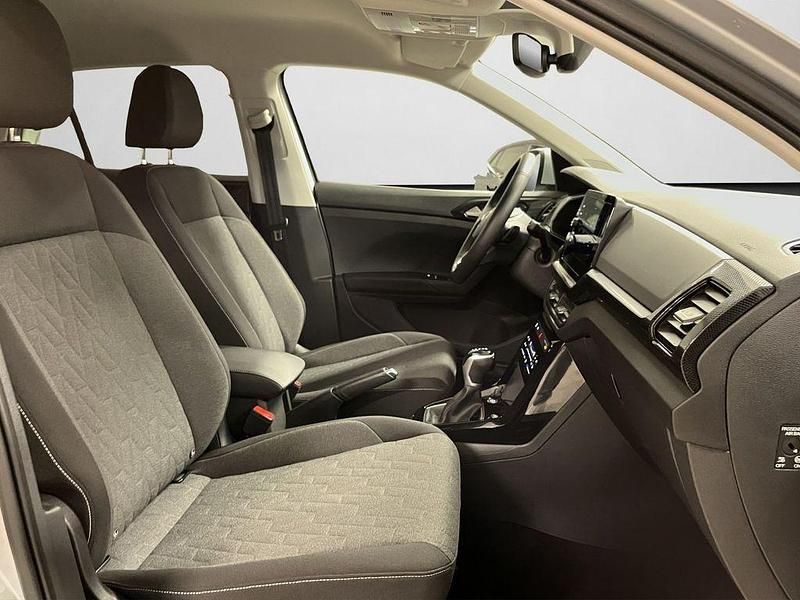 Gebraucht VW T-Cross Life 116 PS (85 kW) 2025 Reflexsilber metallic (metallic) SUV