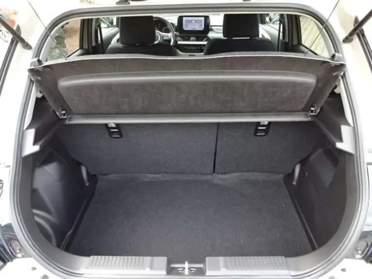Gebraucht Suzuki Swift Comfort 83 PS (61 kW) 2025 Caravan ivory pearl metallic Kleinwagen