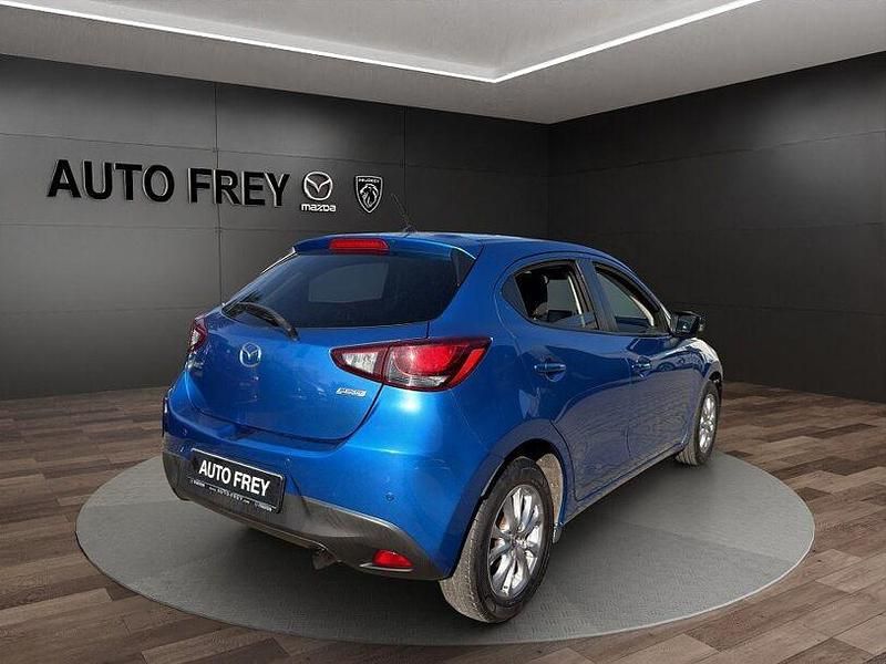 Gebraucht Mazda 2 Exclusive 90 PS (66 kW) 2015 Dynamic blue Kleinwagen