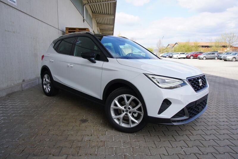 "nevada" weiss Neu 2024 Seat Arona FR SUV | 17.395 € (Fairer Preis) - Bild 1/4