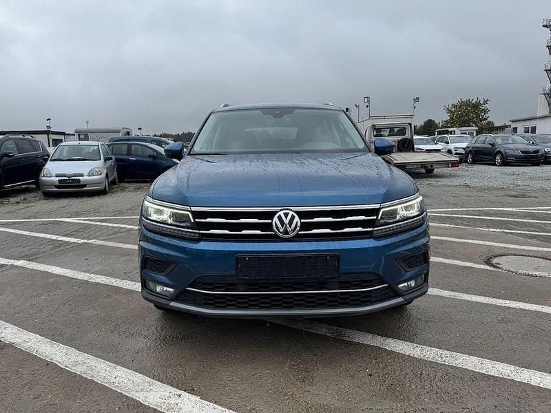Blau Gebraucht 2019 VW Tiguan Allspace Highline SUV | 16.899 € (Guter Preis) - Bild 1/4