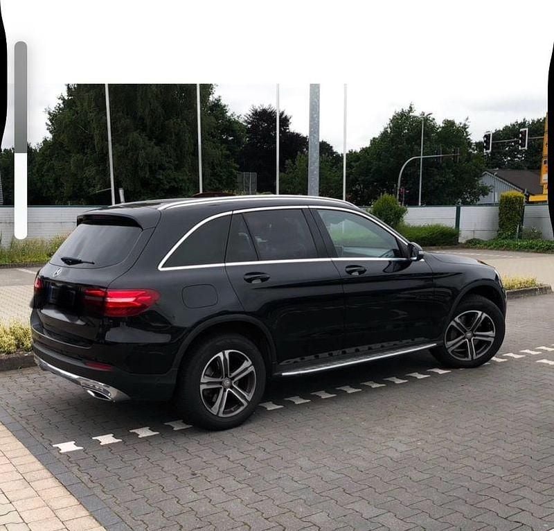 Schwarz Gebraucht 2015 Mercedes GLC250 SUV | 24.900 € (Fairer Preis) - Bild 1/4