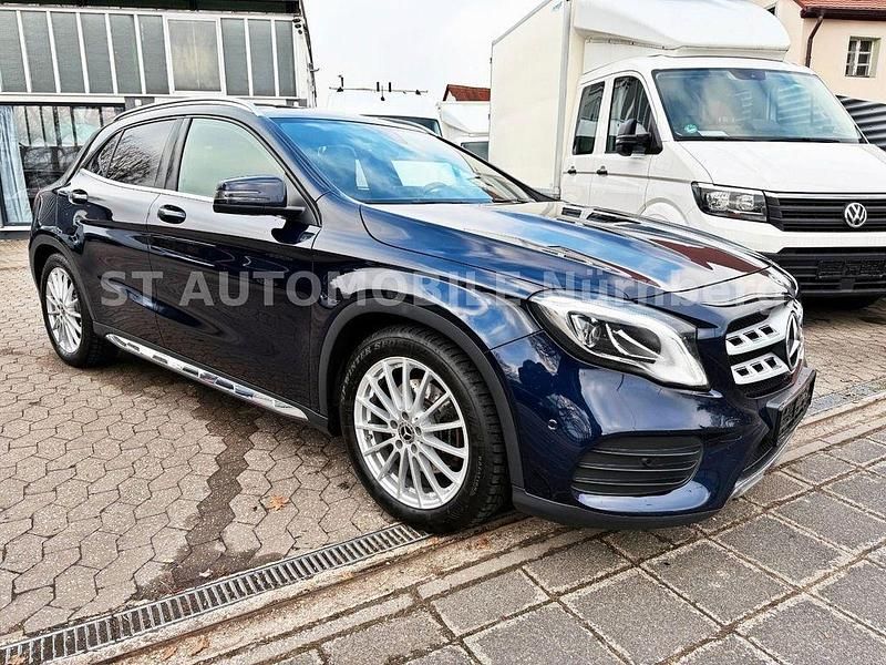 Gebraucht Mercedes GLA250 AMG line 211 PS (155 kW) 2018 Cavansitblau  metalliclack (metallic) SUV