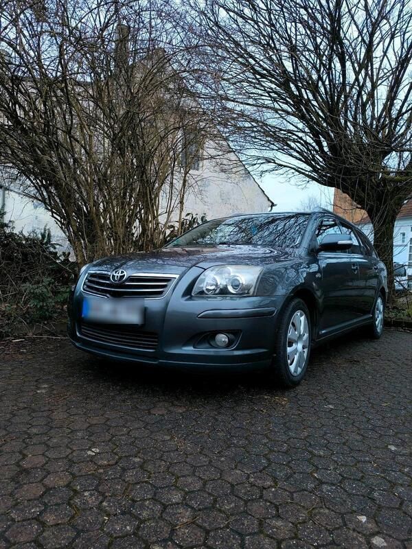 Grau Gebraucht 2008 Toyota Avensis T2 Kombi | 999 € (Superpreis) - Bild 1/4