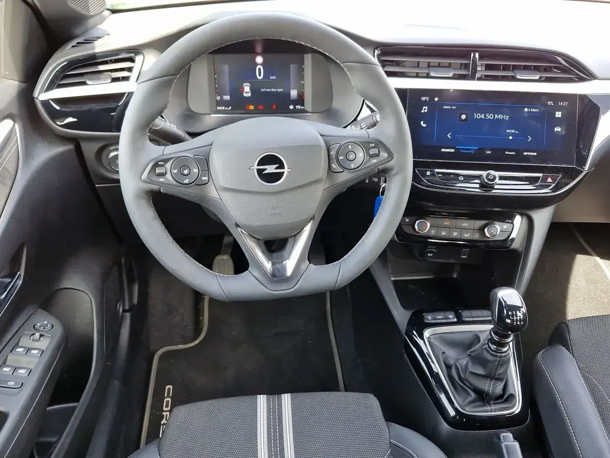 Gebraucht Opel Corsa 101 PS (74 kW) 2025 Schwarz metallic Kleinwagen