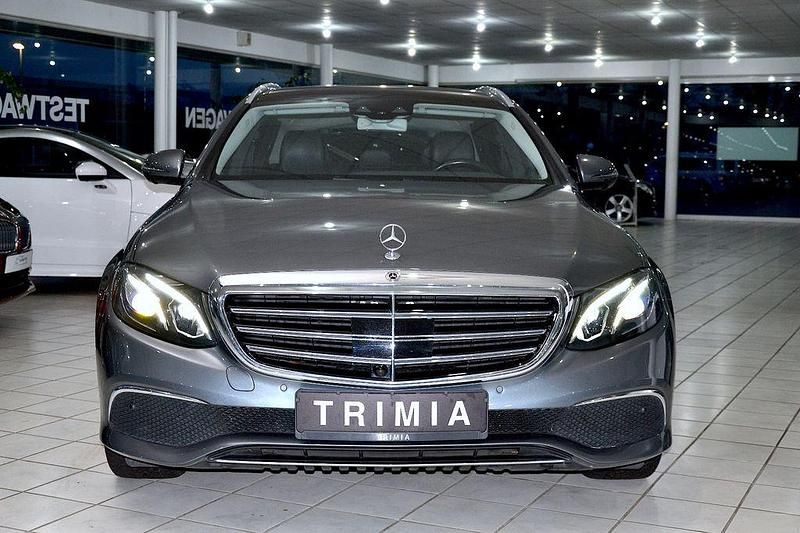 Gebraucht Mercedes E300 194 PS (142 kW) 2019 Grau Limousine
