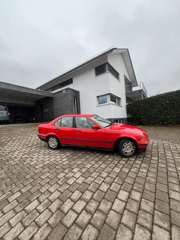 Gebraucht BMW 316 102 PS (75 kW) 1997 Rot Limousine