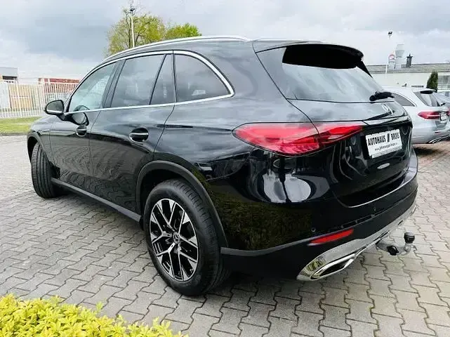 Gebraucht Mercedes GLC220 Progressive 197 PS (144 kW) 2025 Obsidianschwarz  metalliclack (metallic) SUV