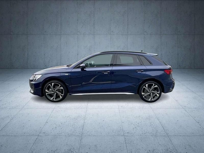 Gebraucht Audi A3 S-Line 204 PS (150 kW) 2025 Blau (navarrablau) Limousine