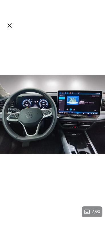 Gebraucht VW Passat Elegance 150 PS (110 kW) 2024 Grün Kombi