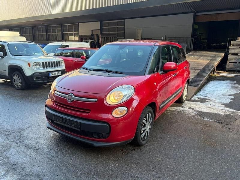 Rot Gebraucht 2014 Fiat 500L Pop Star Van / Kleinbus | 4.750 € (Guter Preis) - Bild 1/4