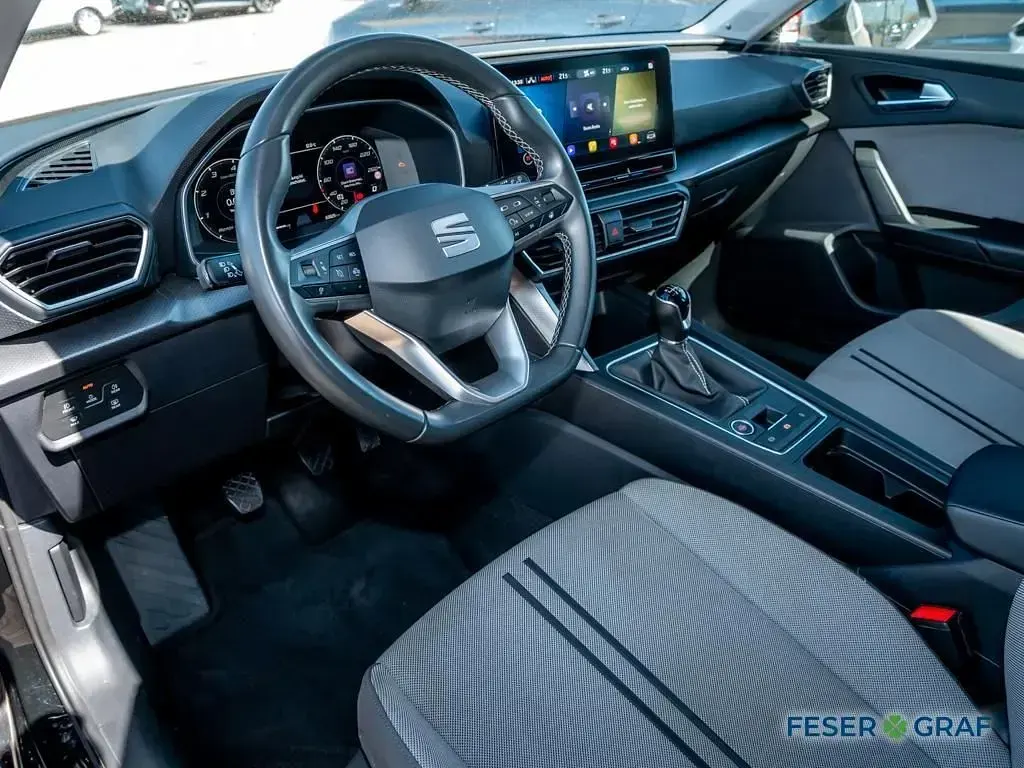 Używany Seat Leon Beats 116 KM (85 kW) 2022 Czarny Sedan/Limuzyna