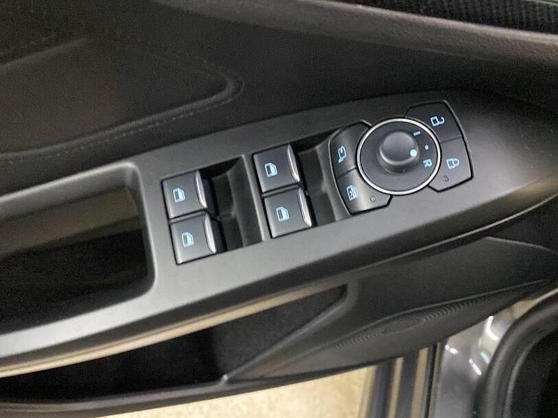 Gebraucht Ford Focus ST-Line 155 PS (114 kW) 2023 Grau magneticgrau (metallic) Kombi