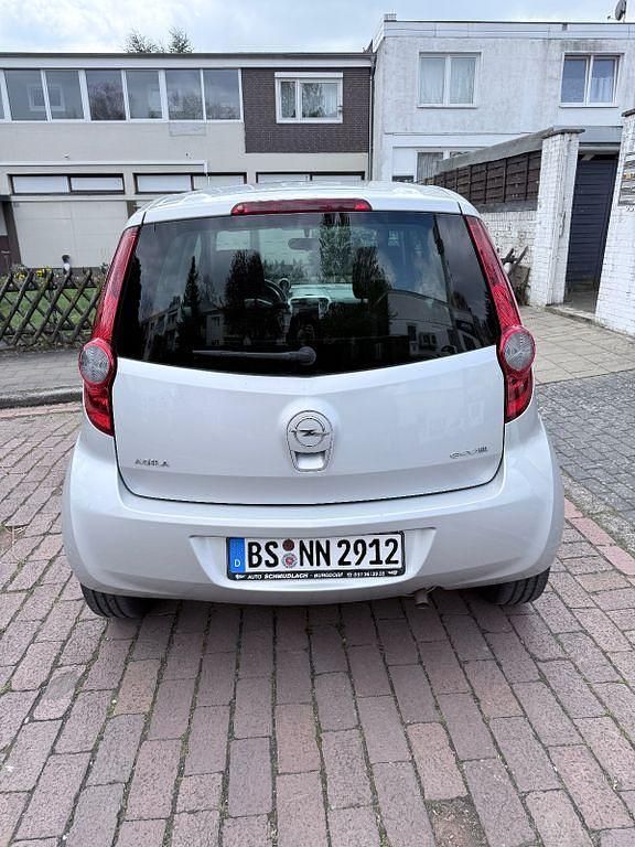 Gebraucht Opel Agila 68 PS (50 kW) 2013 Silber Kleinwagen