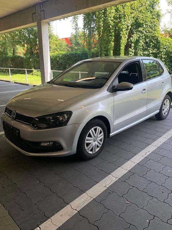Grau Gebraucht 2017 VW Polo Trendline Kleinwagen | 7.650 € (Superpreis) - Bild 1/4