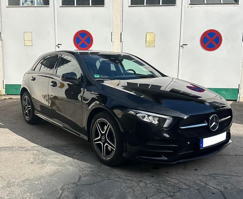 Schwarz Gebraucht 2020 Mercedes A250 Kleinwagen | 19.900 € (Guter Preis) - Bild 1/4