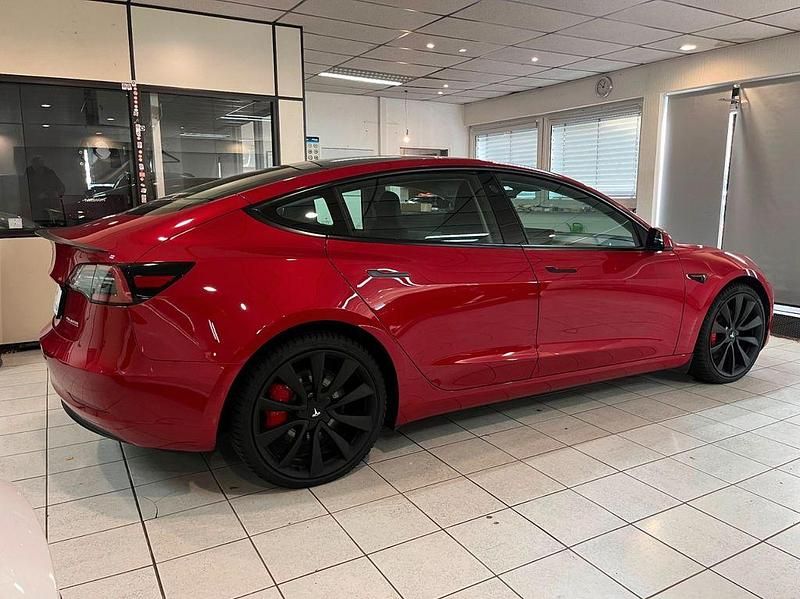 Gebraucht Tesla Model 3 377 kW (513 PS) 2022 Rot Limousine