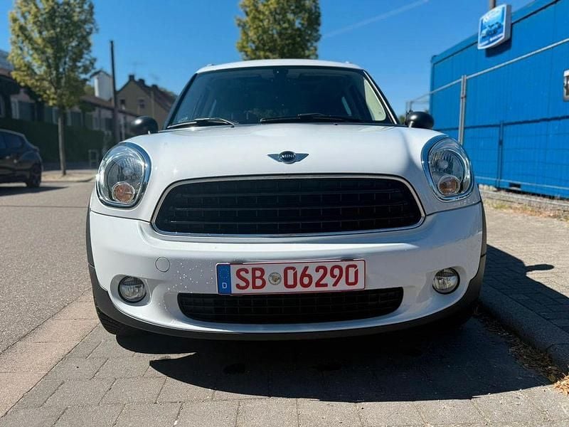 Weiß Gebraucht 2011 Mini One Countryman SUV | 6.499 € (Fairer Preis) - Bild 1/4