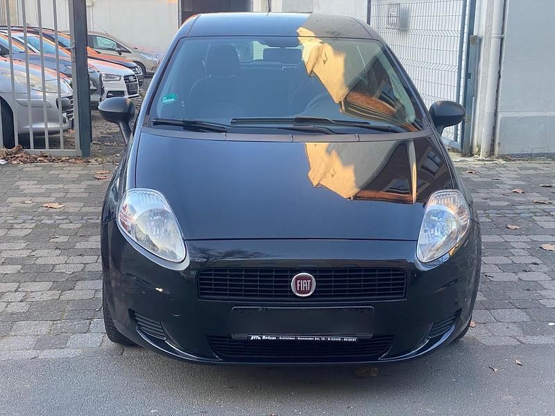 Schwarz Gebraucht 2011 Fiat Punto Kleinwagen | 3.890 € (Fairer Preis) - Bild 1/4