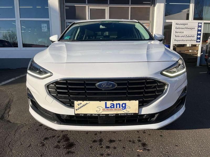Gebraucht Ford Focus Titanium 125 PS (91 kW) 2023 Weiß Limousine