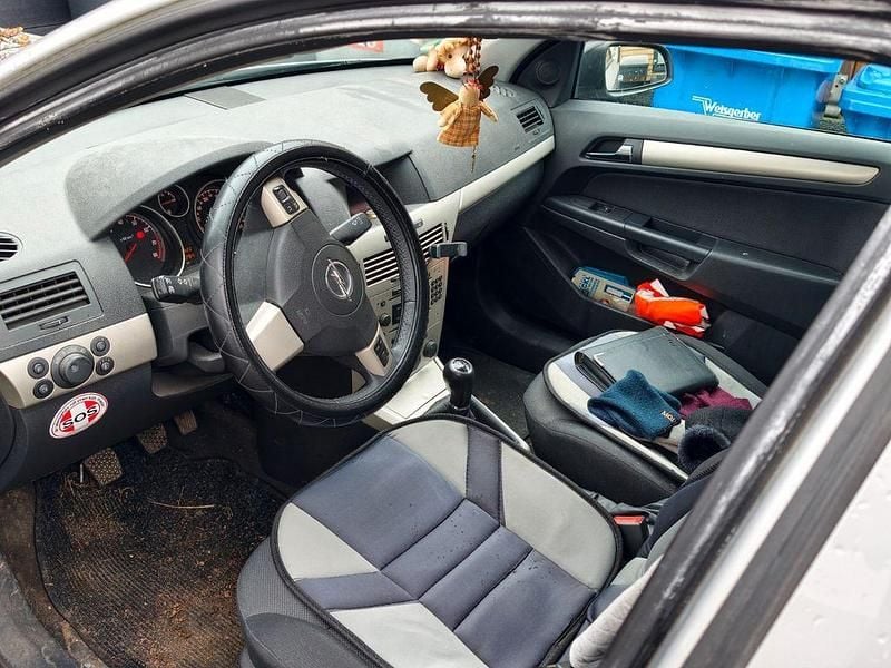 Gebraucht Opel Astra Cosmo 105 PS (77 kW) 2007 Silber Limousine