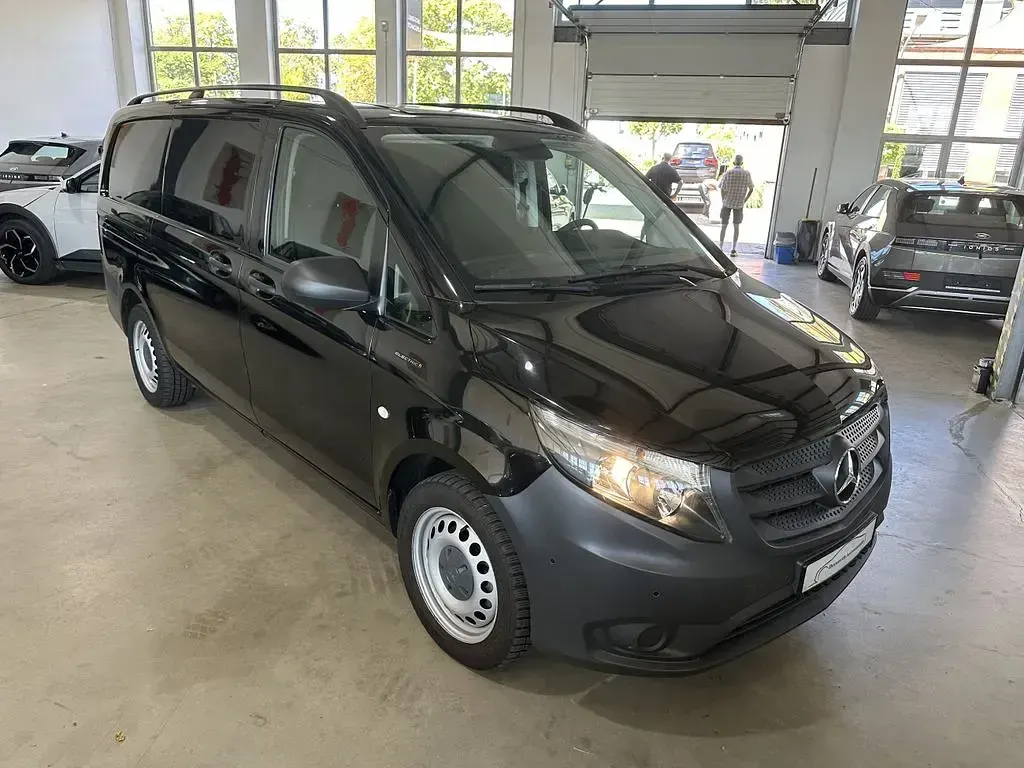 Gebraucht Mercedes e-Vito 85 kW (116 PS) 2022 Schwarz Van