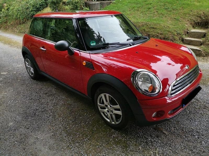 Rot Gebraucht 2009 Mini ONE Kleinwagen | 4.200 € (Fairer Preis) - Bild 1/4